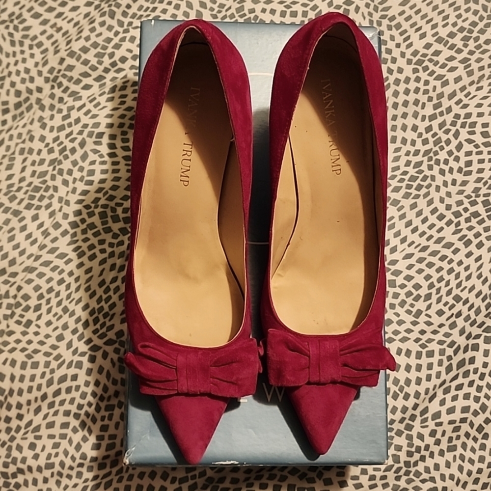 Ivanka Trump Benny Pointed Toe Bow Pump